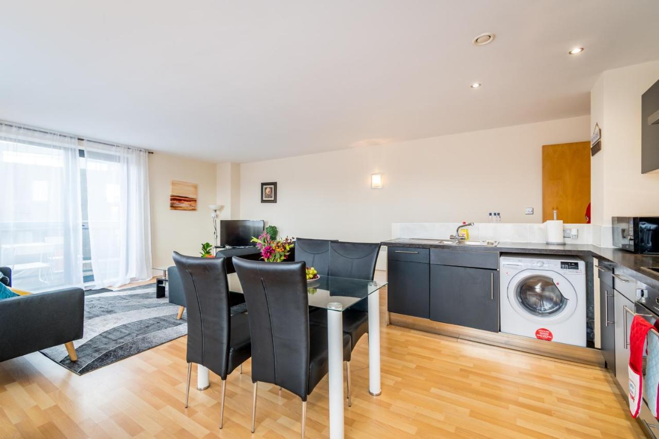 Appartamento Spacious 2 Bed, 2 Bath, Free Parking & Wifi