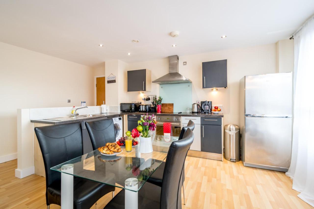 Appartamento Spacious 2 Bed, 2 Bath, Free Parking & Wifi